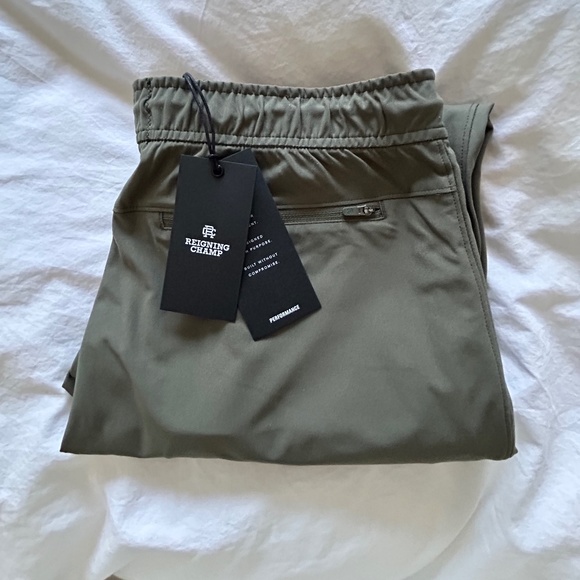 Reigning Champ Coach’s Jogger Medium NWT - Picture 1 of 2